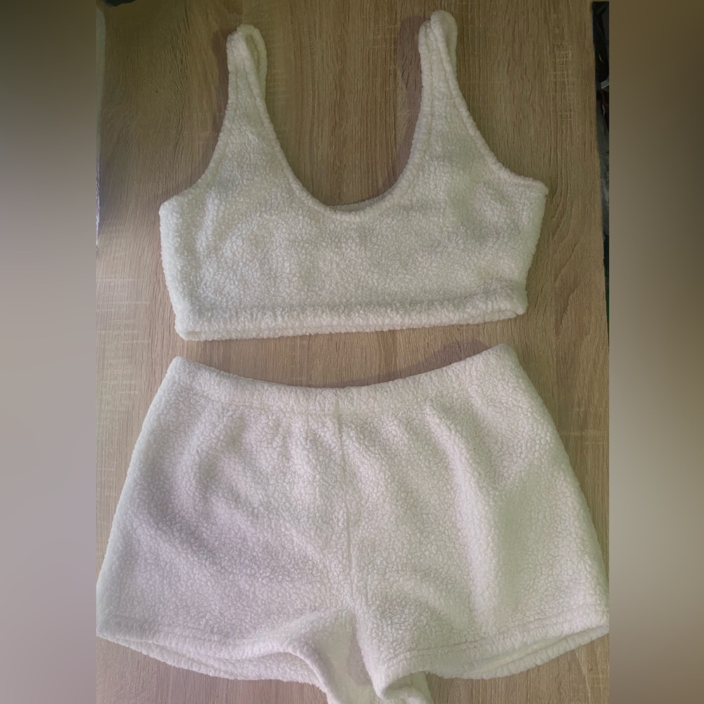 PINK Victorias Secret Fleece Set : Xl Bralette & Medium Shorts